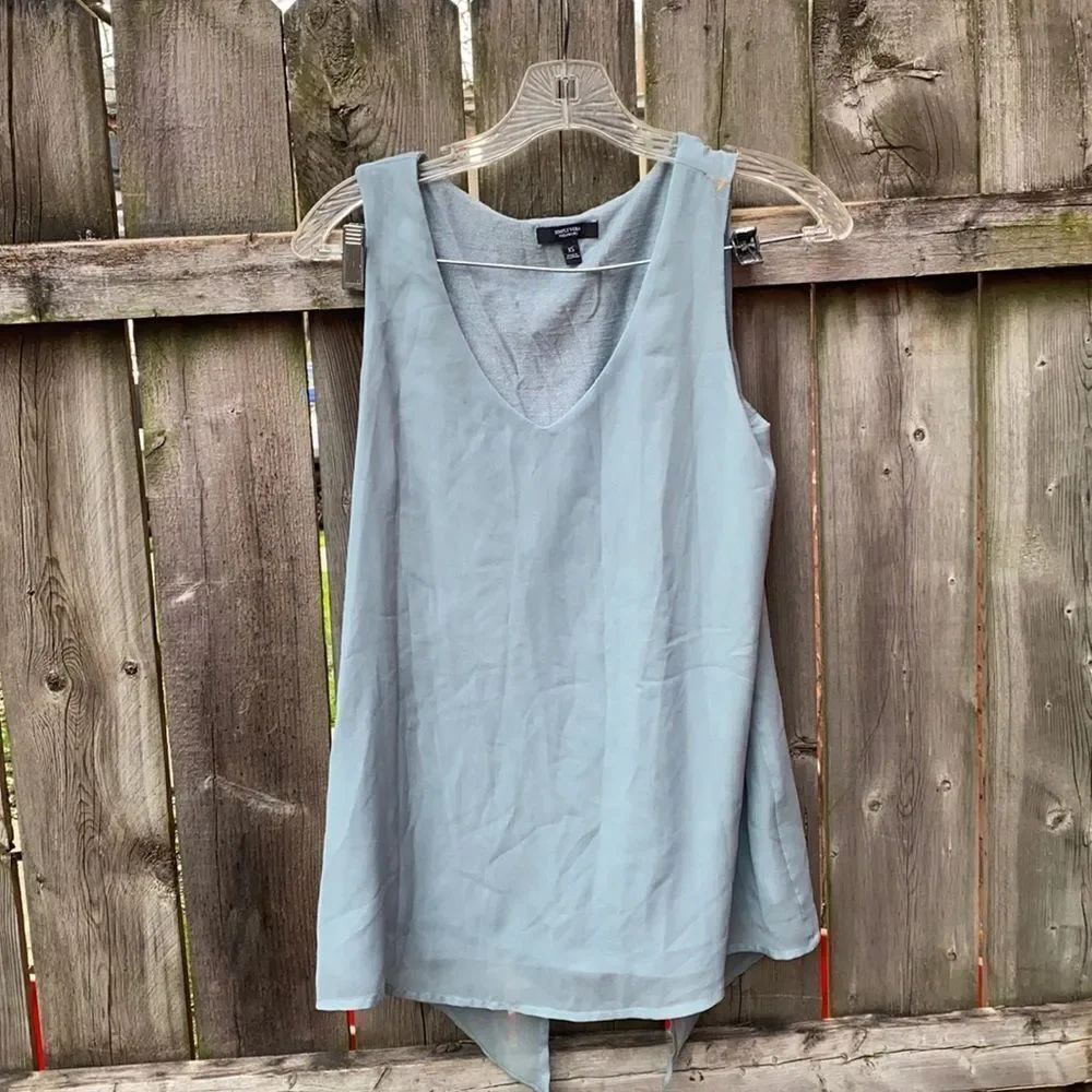 Simply Vera double layer shimmer top sz. Xs